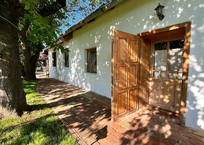 Rustic Harmony Abádszalók