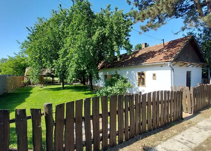 Rustic Harmony Abádszalók